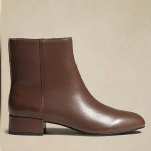 Banana Republic Brown Low Heel Leather Boots size 10